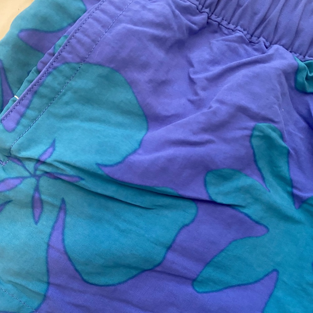 NWOT Patagonia Barely There Baggies - Picture 8 of 8